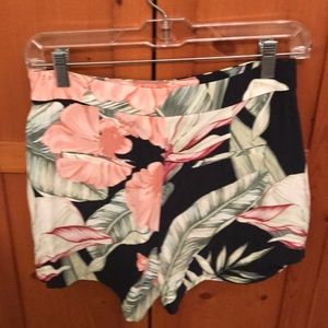 Ann Taylor Shorts - Ann Taylor NWOT tropical shorts 2P Ann Taylor Shorts - Ann Taylor NWOT tropical shorts 2P